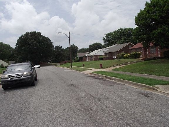 4th image of 1527 Birdsong Ave