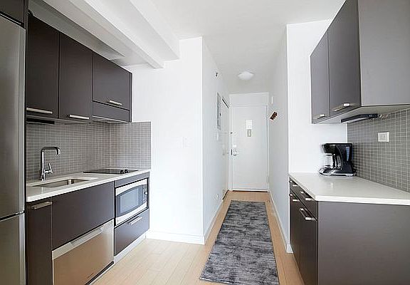 4th image of 222 E 39th St APT 23C