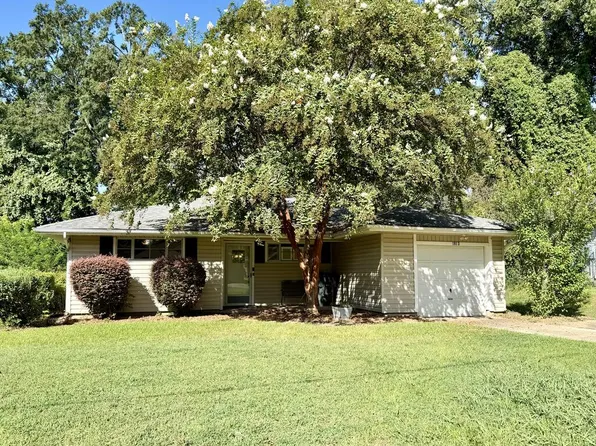1813 Edna Dr, Vicksburg, MS 39180