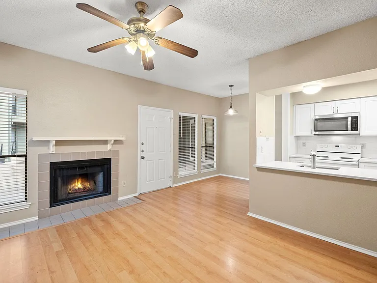 2706 Salado St #210 — Photo 9