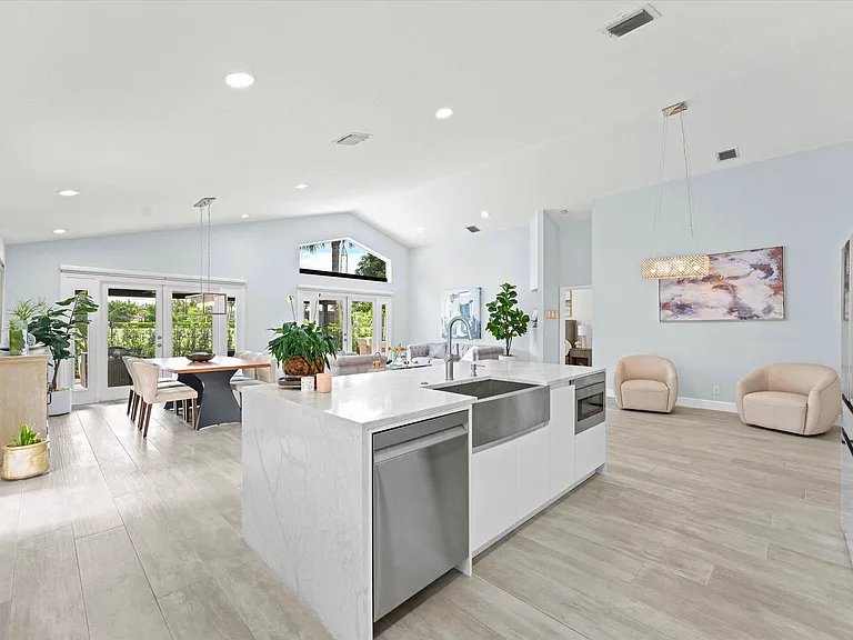 10112 Aqua Vista Way — Photo 13