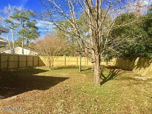 306 Sussex Ct — Photo 13