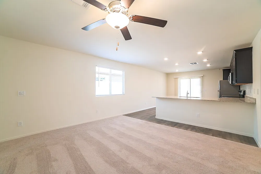 3 bed, 2.0 bath, 1174 sqft, $1,790 — Photo 4