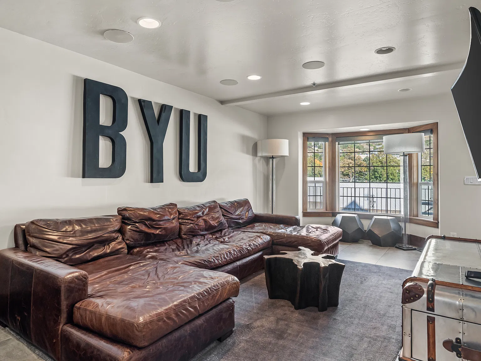 3 bed, 2.5 bath, $750 — Photo 1