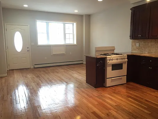 Rented by MNS | media 3