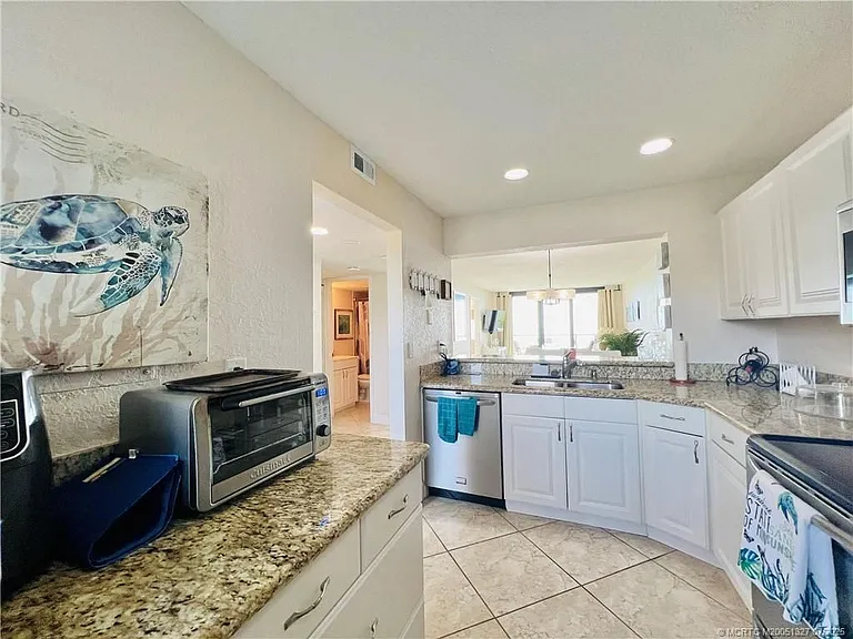 4250 N Highway A1A #302 — Photo 9