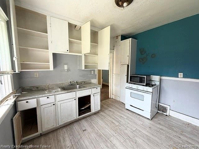 13524 Faust Ave, photo 21
