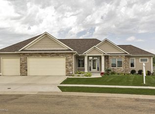 1527 Century Knoll Ln NE, Rochester, MN 55906