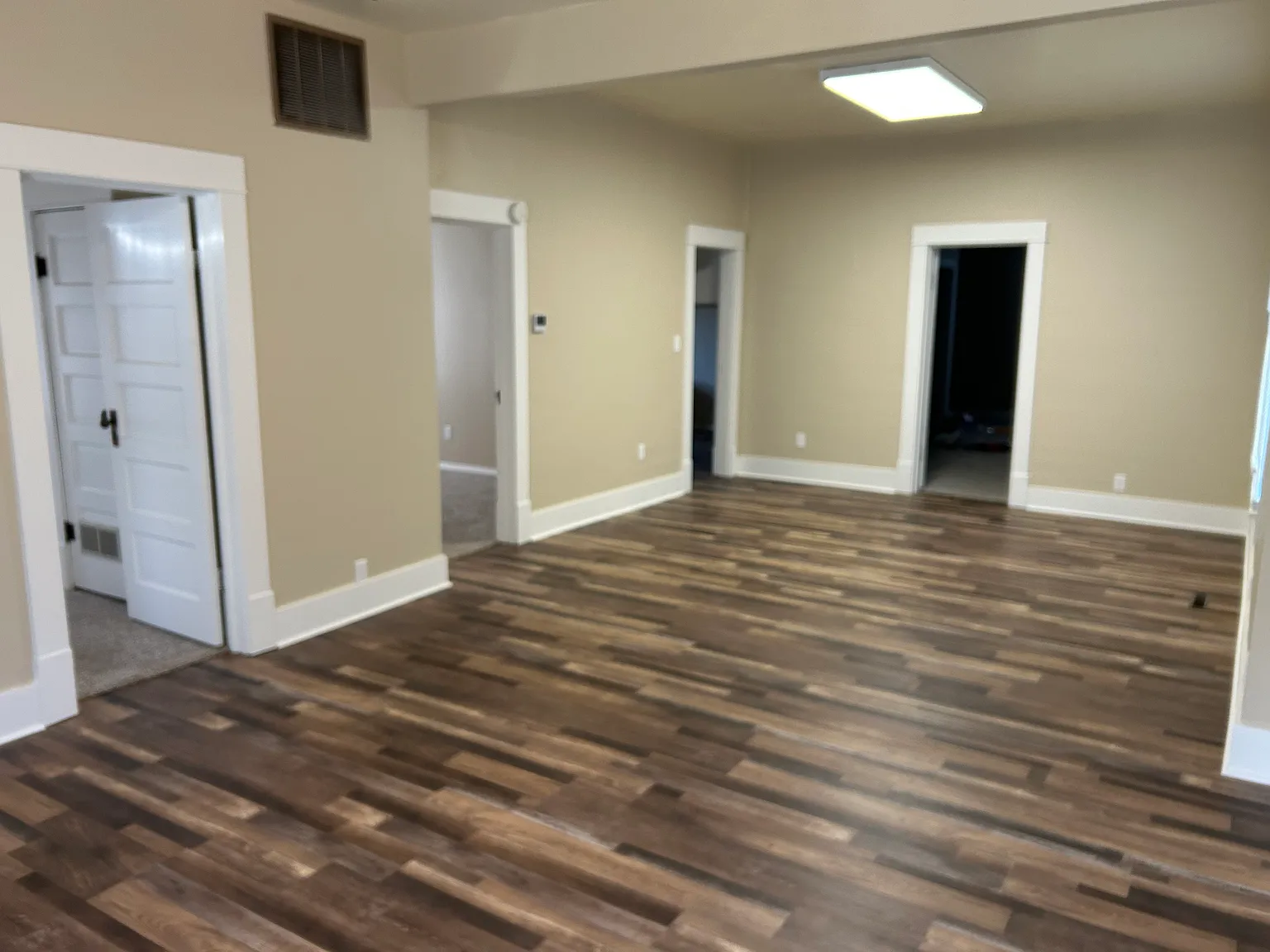 3 bed, 1350 sqft, $1,000 — Photo 4