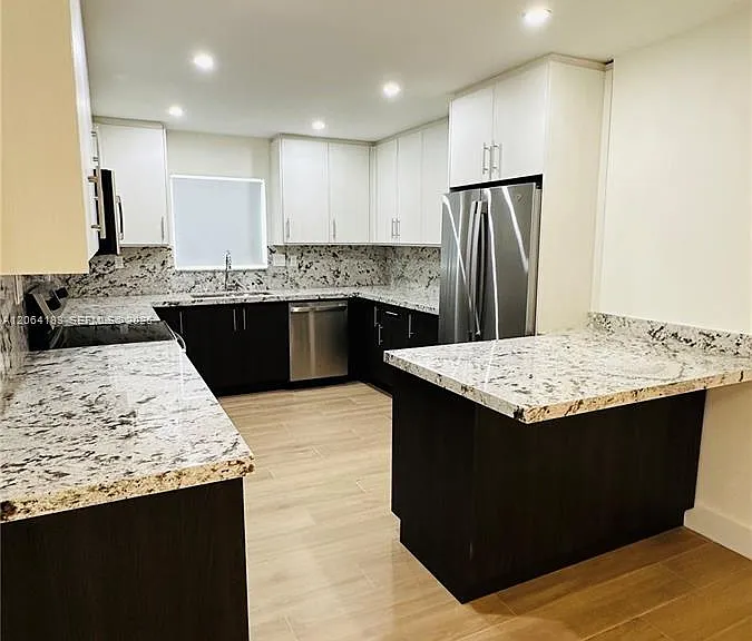 4120 SW 69th Ave — Photo 3