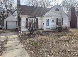 620 SW Grandview Ave, Topeka, KS 66606