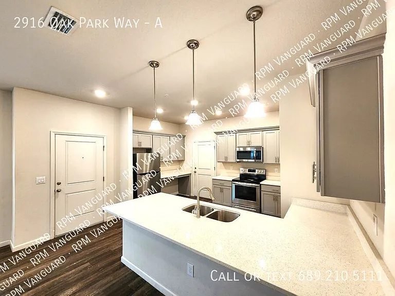 2916 Oak Park Way #A — Photo 2