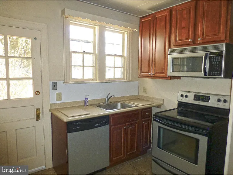 209 S 7th Ave — Photo 6