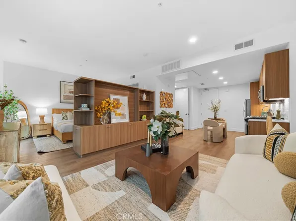 709 E Walnut St #319, Pasadena, CA 91101