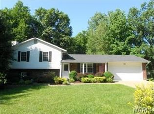 1745 Foxglove Dr, Saint Charles, MO