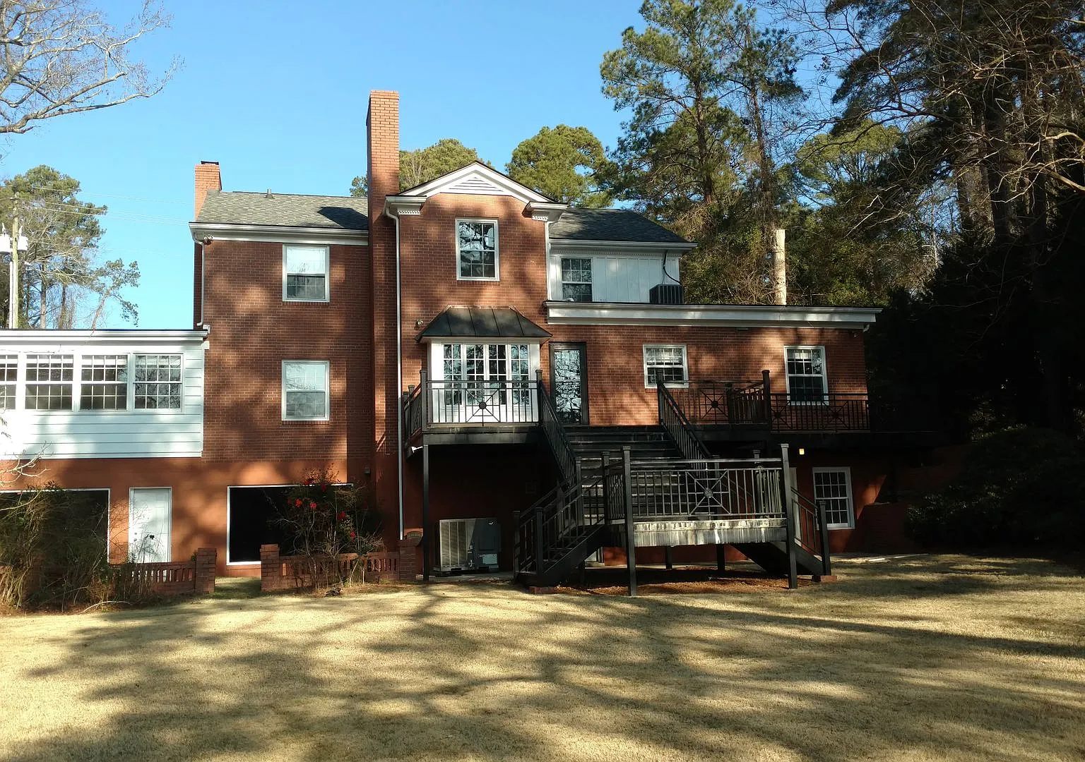 Beautiful Lake front home located in the Forest Lakes Subdivision — Photo 3
