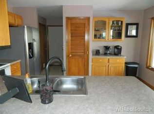 6479 Short Cut Rd, Cottrellville, MI 48039