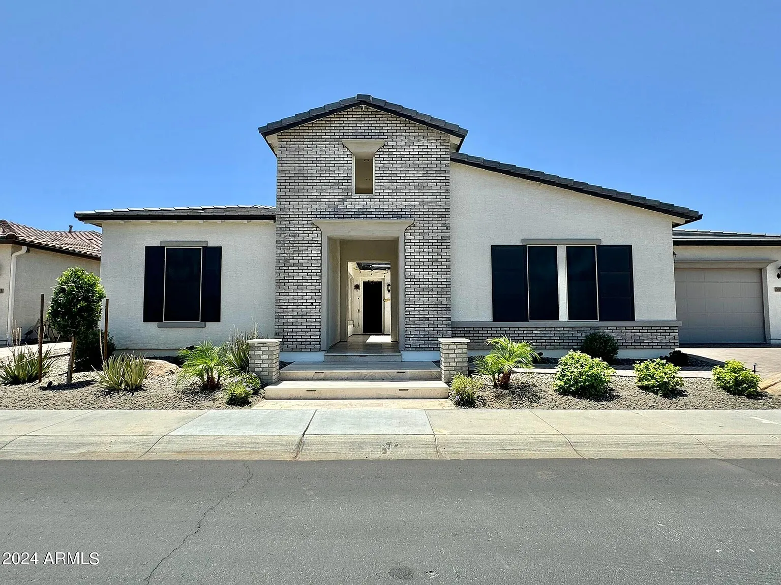5 bed, 3.5 bath, 3508 sqft, $3,990 — Photo 1