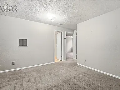4 bed, 2910 sqft, $850 — Photo 1