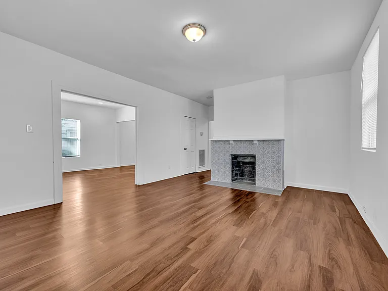 2348 Court R — Photo 8