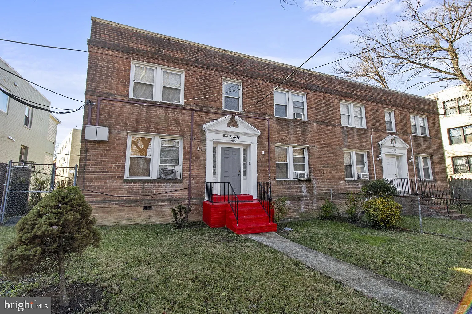 249 Newcomb St SE photo 1