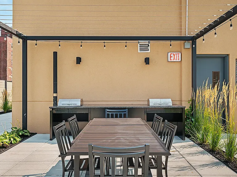 151 S Elliott Pl #6B — Photo 31