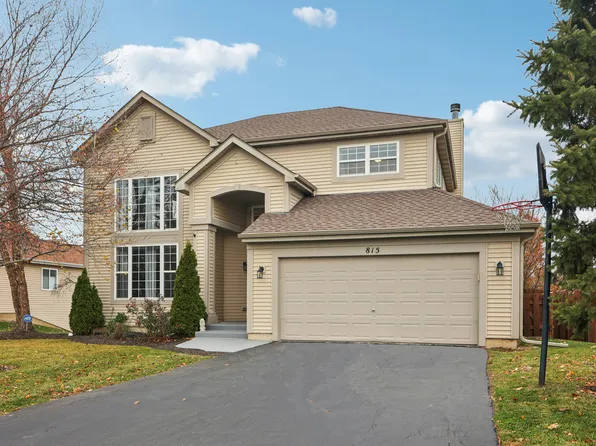 815 N Overlook Cir, Round Lake, IL 60073