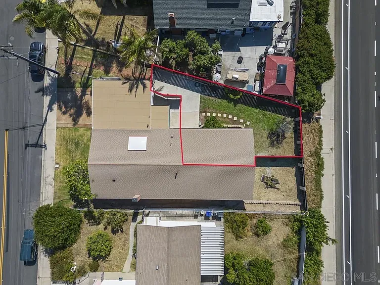 251 Sandstone St — Photo 12