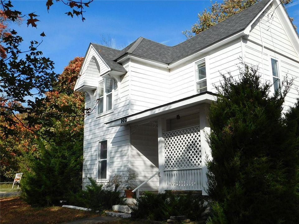 1st image of 102 Boston St NE