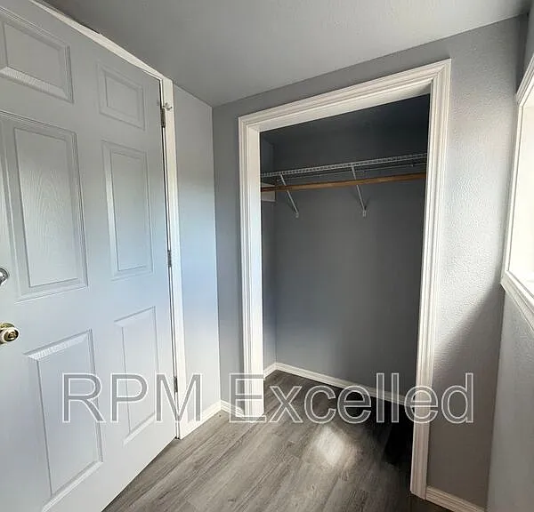 717 W Stewart #C — Photo 7
