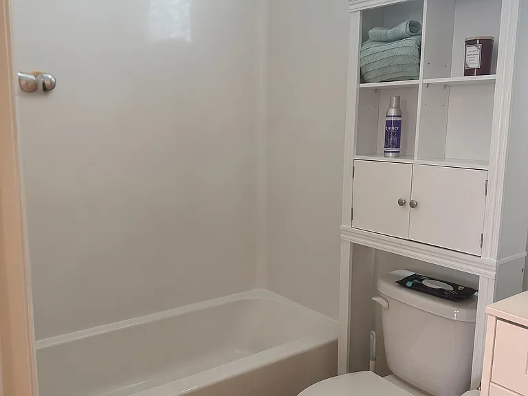 211 N Vincent Ave — Photo 11