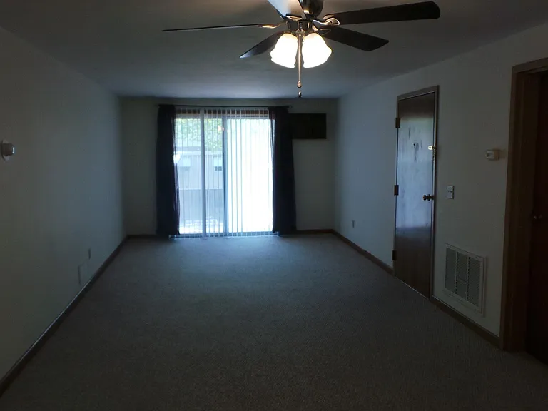 182 Chenango Ave #6 — Photo 10