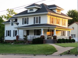 402 W Cedar St, Sutton, NE 68979