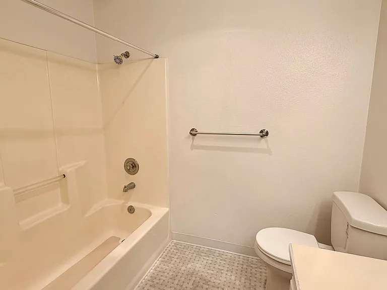 Brighton North Apartments — Photo 9