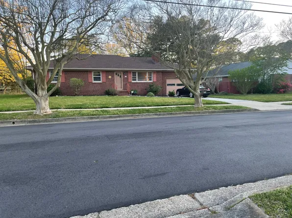 224 Pefley Dr, Norfolk, VA 23502
