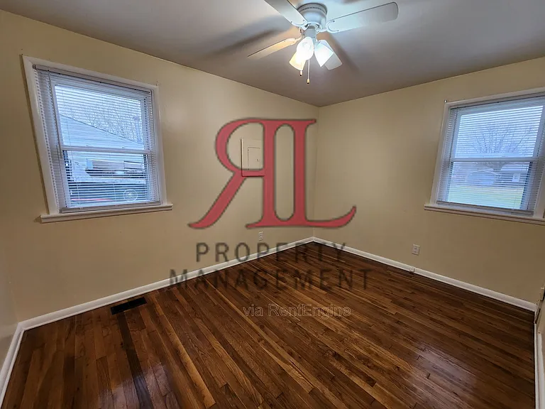 2436 Charlemagne St — Photo 23