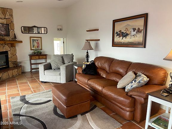 4th image of 1522 S OMAHA Drive