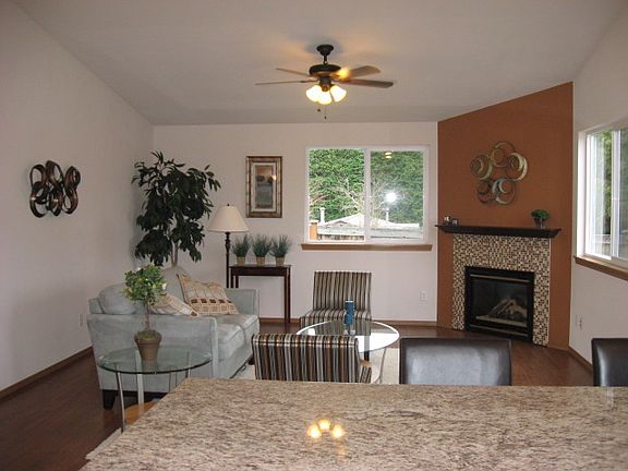 5th image of 6521 Richardson Ln SE
