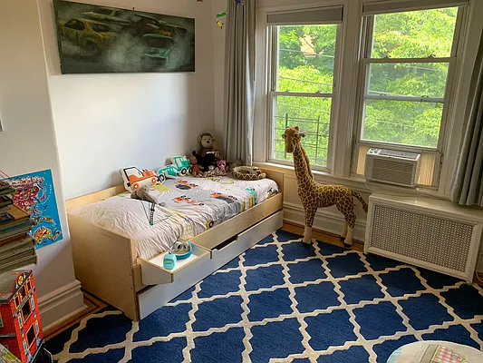 Rented by Compass | media 24