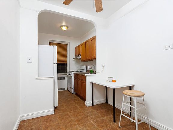 4th image of 15501 90th Ave #B5