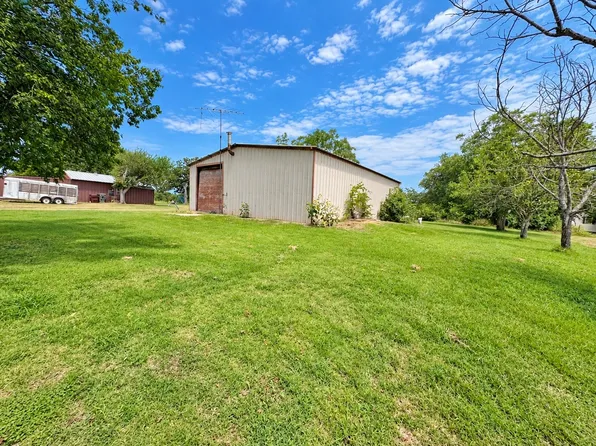 1438 Hurst Rd, Axtell, TX 76624