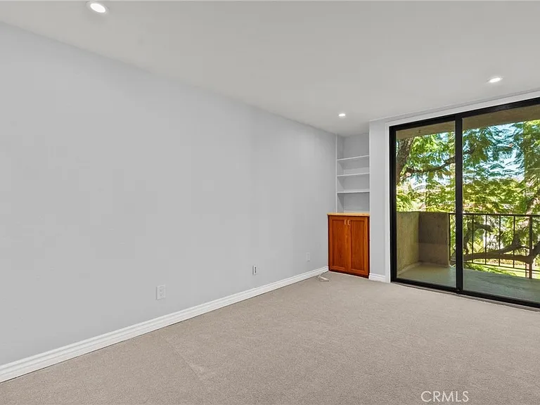 330 W State St #316 — Photo 9