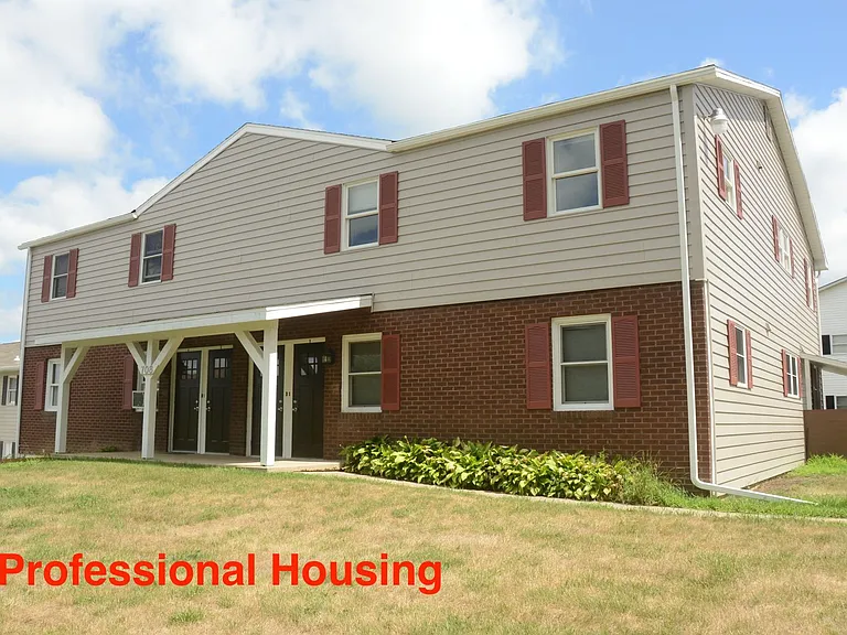 708 Torrey Ln — Photo 1
