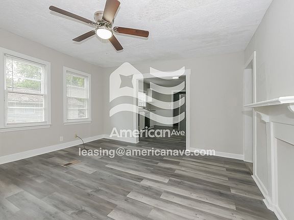 1238761_002_wm_-_living_room_13059227.jpg