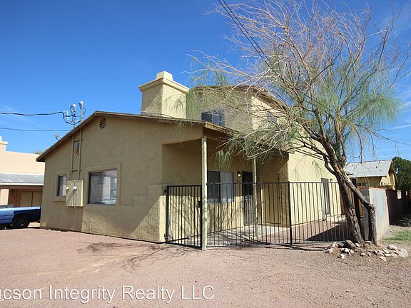 2nd image of 920 E Elm St #2910497