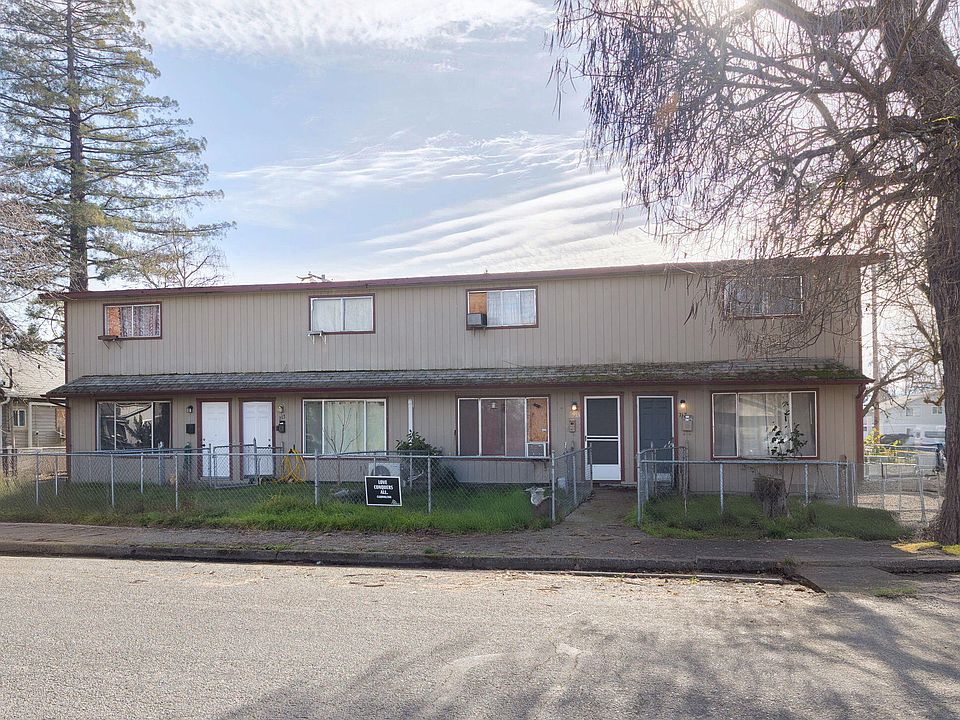 1st image of 711 SW Burgess St