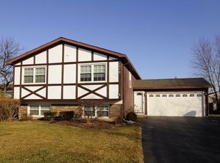 1979 Downing St, Lombard, IL 60148