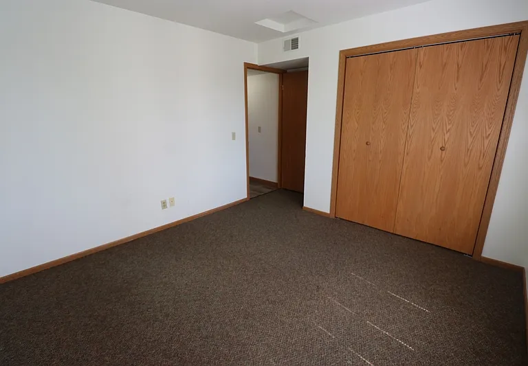 2318 Valley Rd — Photo 3