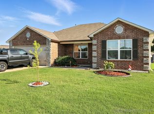 1529 S 29th Ct, Broken Arrow, OK 74014