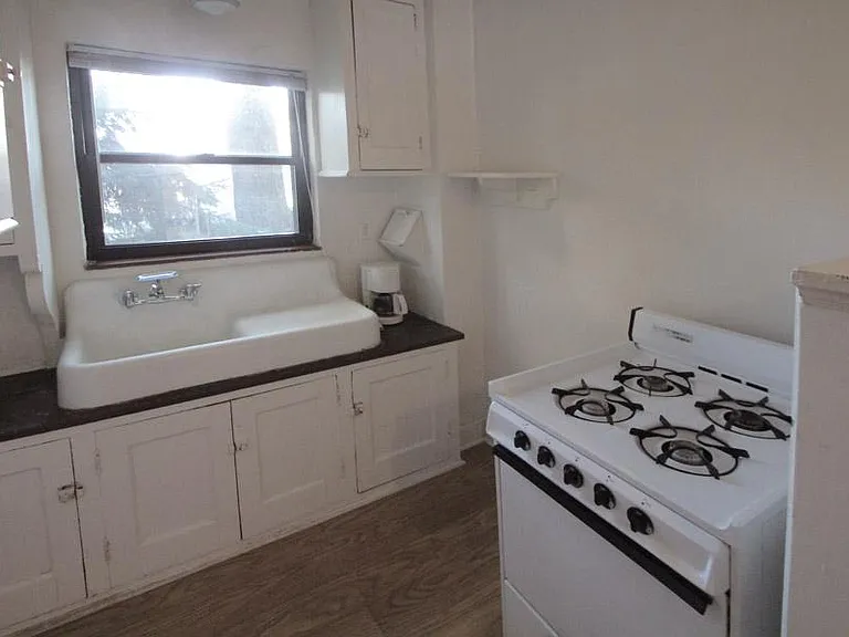 7915 Saint Lawrence Ave #3 — Photo 6